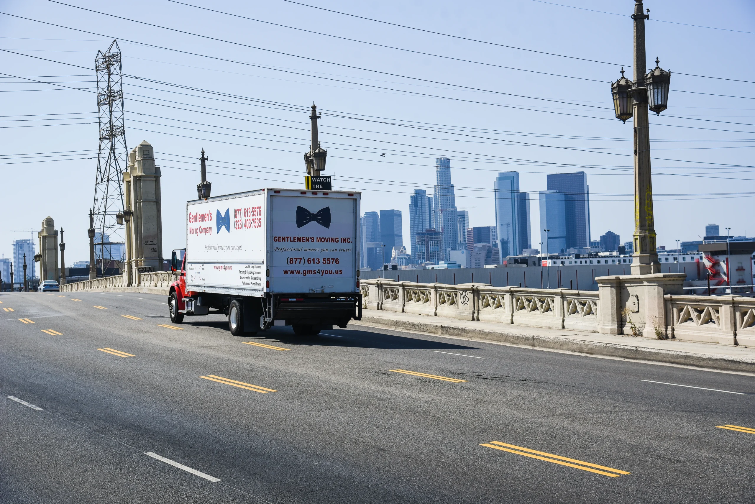 What to Expect on Moving Day from California to Arizona with a Moving Company
